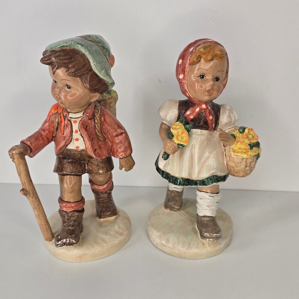 Vintage Set Of 2 Boy & Girl 1980's Figurines
Ceramic KnickKnacks Trinkets Green